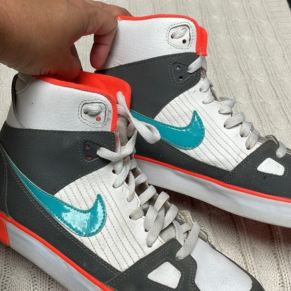 Men’s Nike Air flight AC Sz 10 white base w/ orange turquoise gray high tops